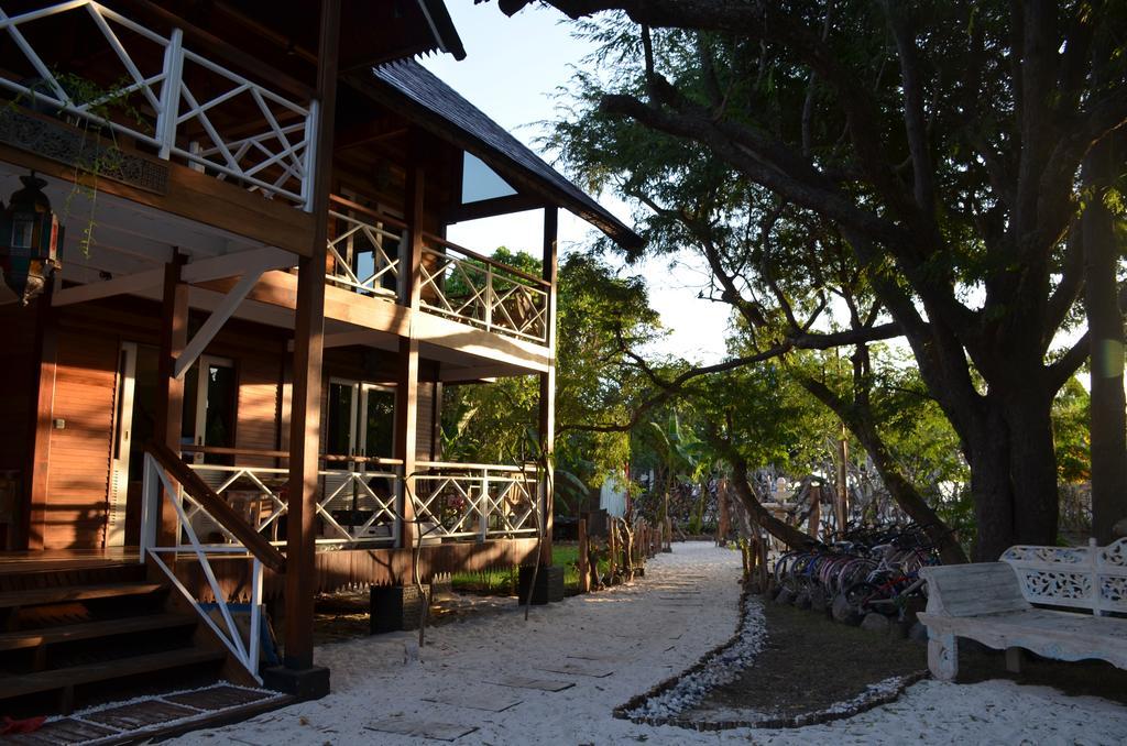 Serene Beach Villa Gili Trawangan Exteriör bild
